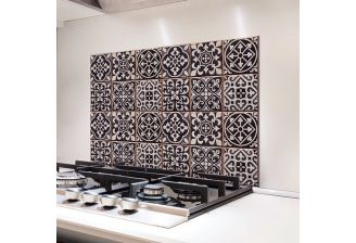 Portugese zwarte tegels sfeerbeeld in keuken
